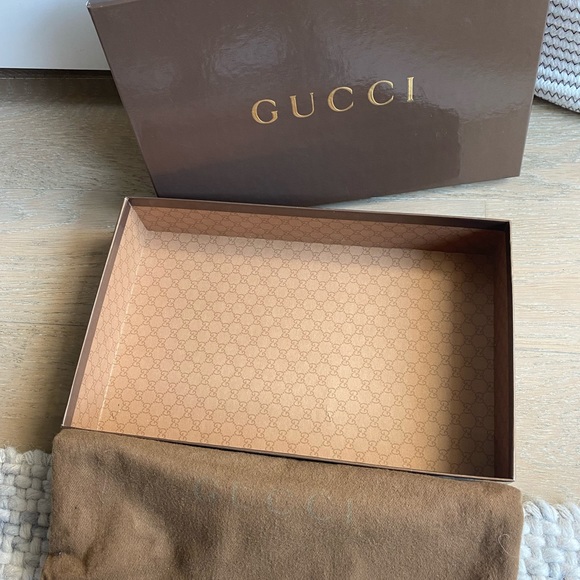 Gucci Patent Leather Romy Clutch - Picture 14 of 14
